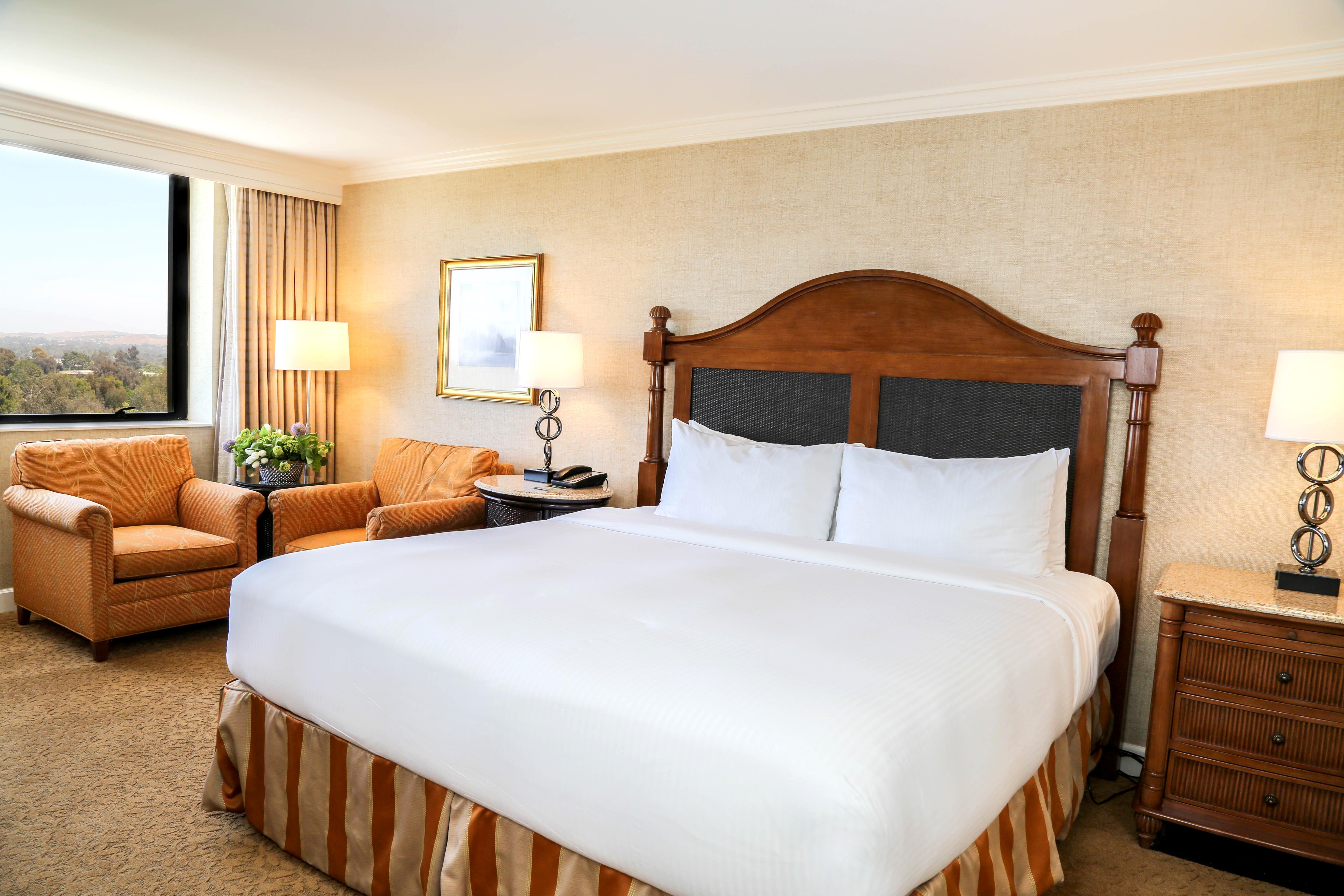 Renaissance Newport Beach Hotel Экстерьер фото