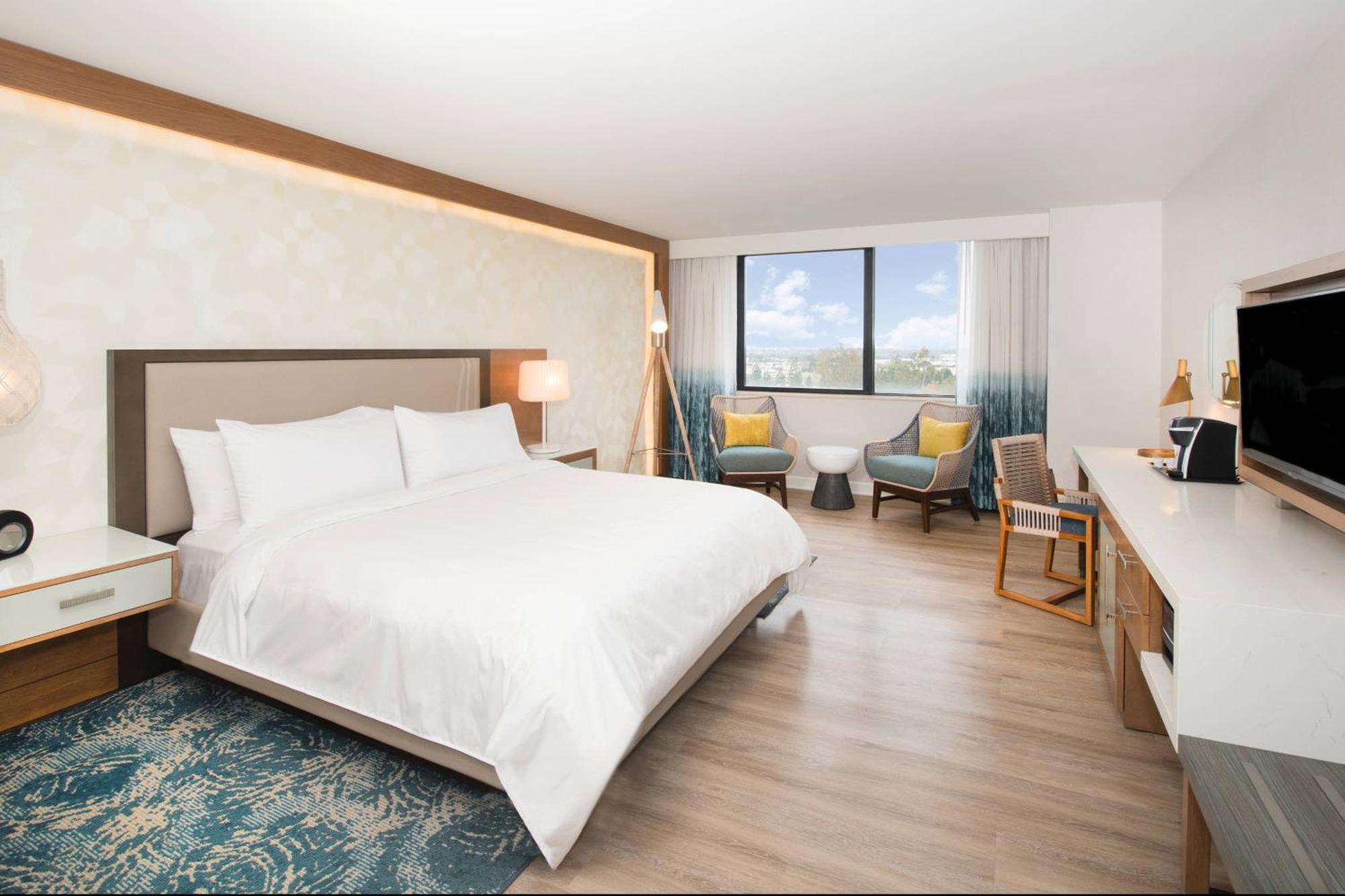 Renaissance Newport Beach Hotel Экстерьер фото