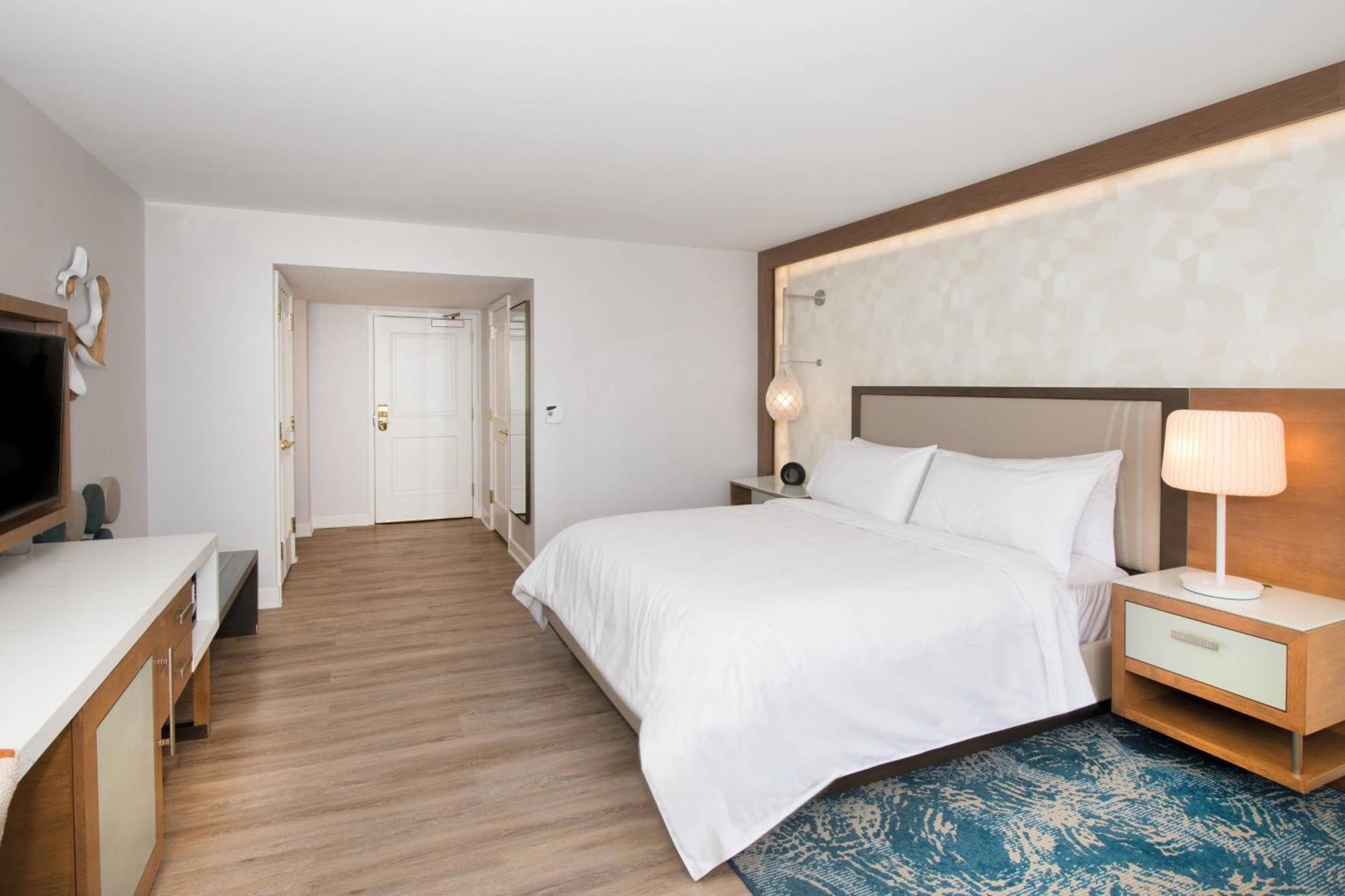 Renaissance Newport Beach Hotel Экстерьер фото