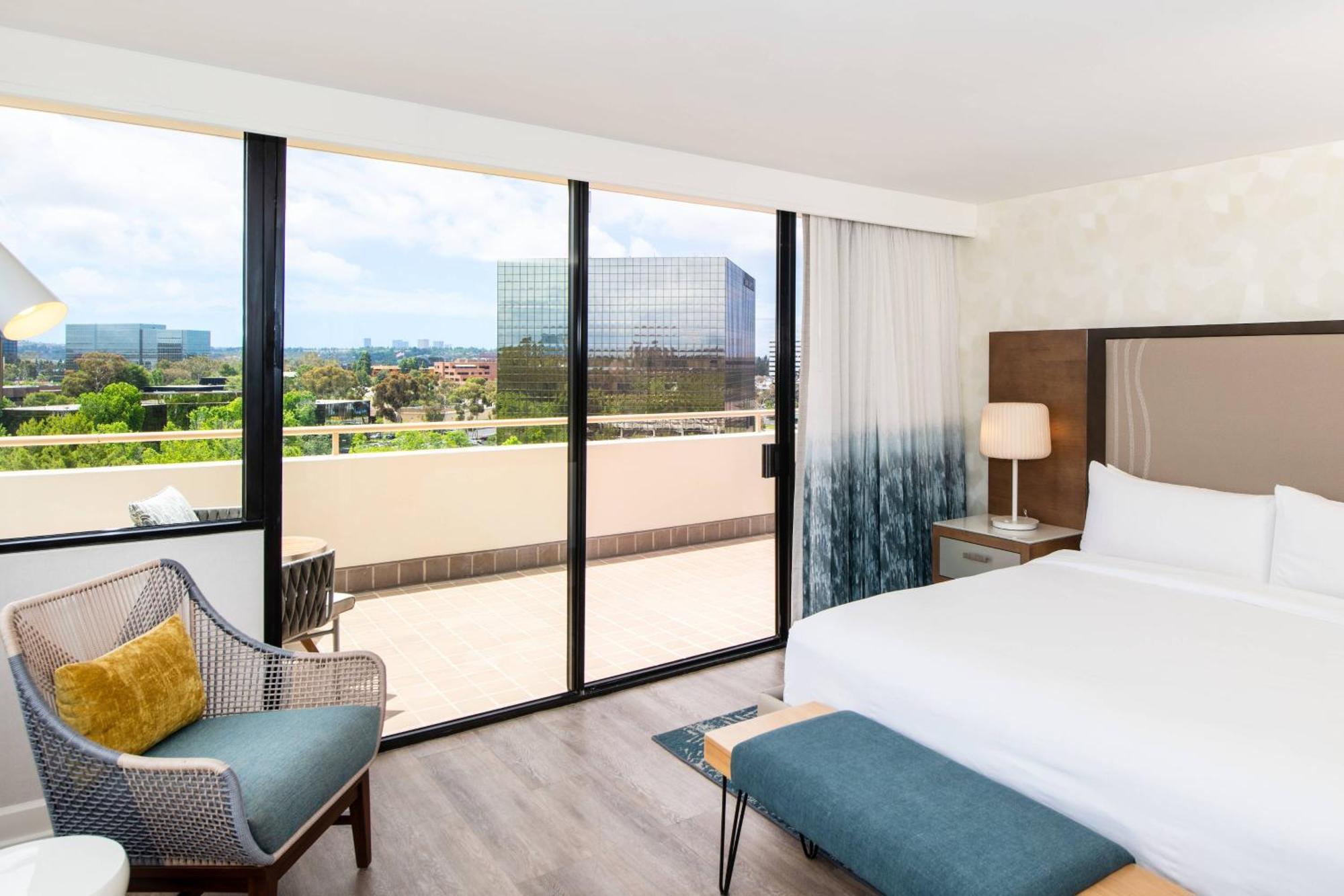 Renaissance Newport Beach Hotel Экстерьер фото