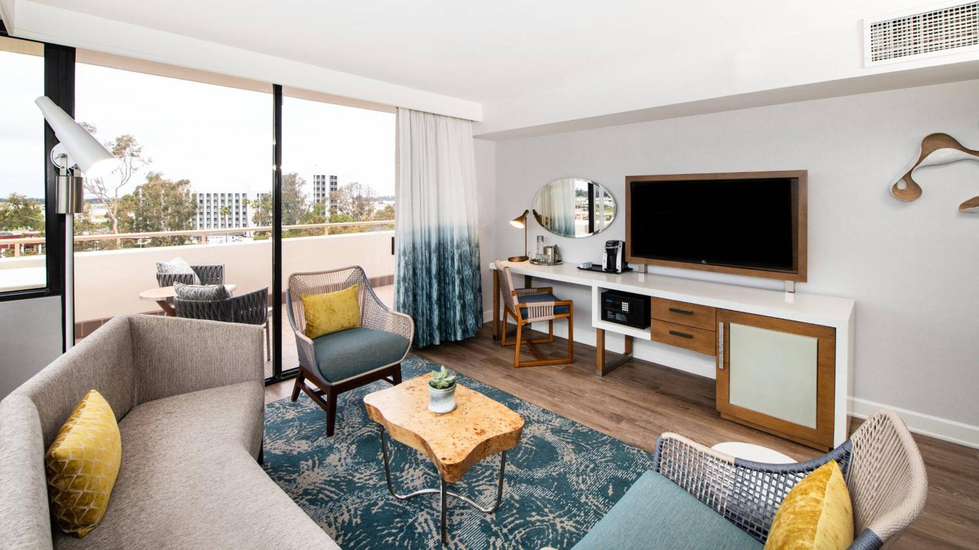 Renaissance Newport Beach Hotel Экстерьер фото