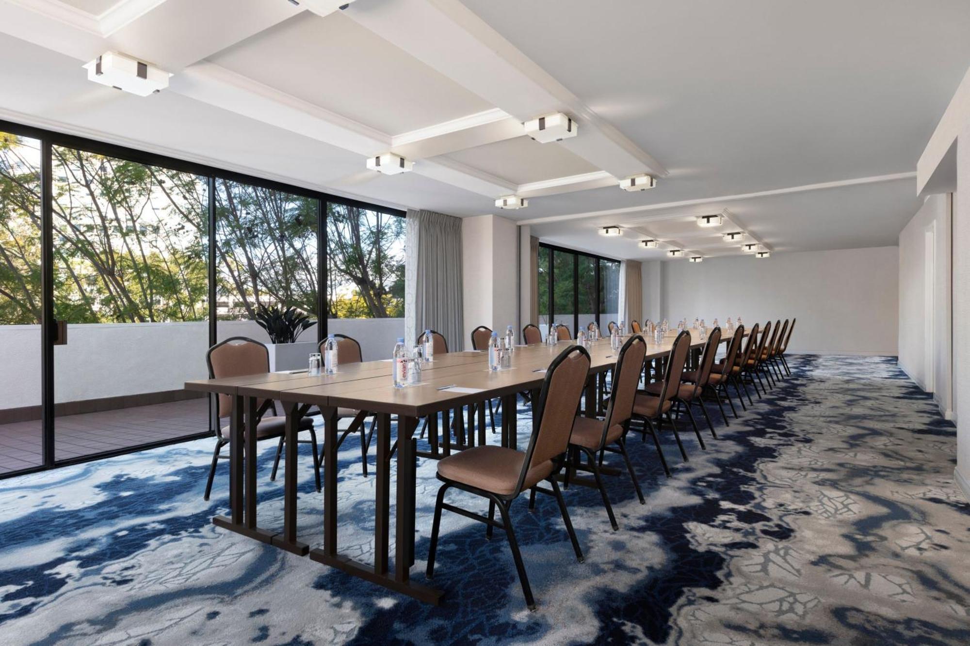Renaissance Newport Beach Hotel Экстерьер фото
