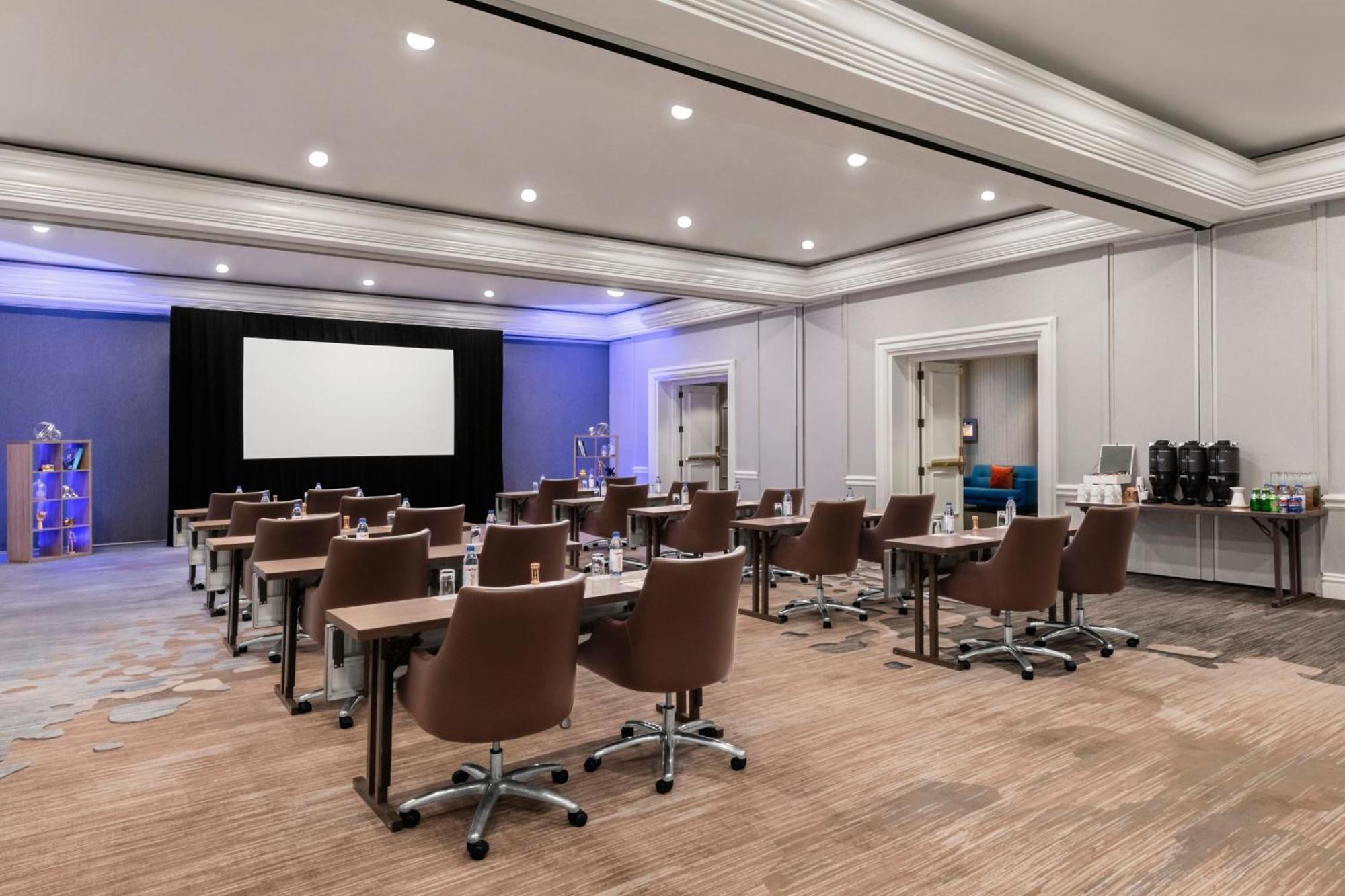 Renaissance Newport Beach Hotel Экстерьер фото