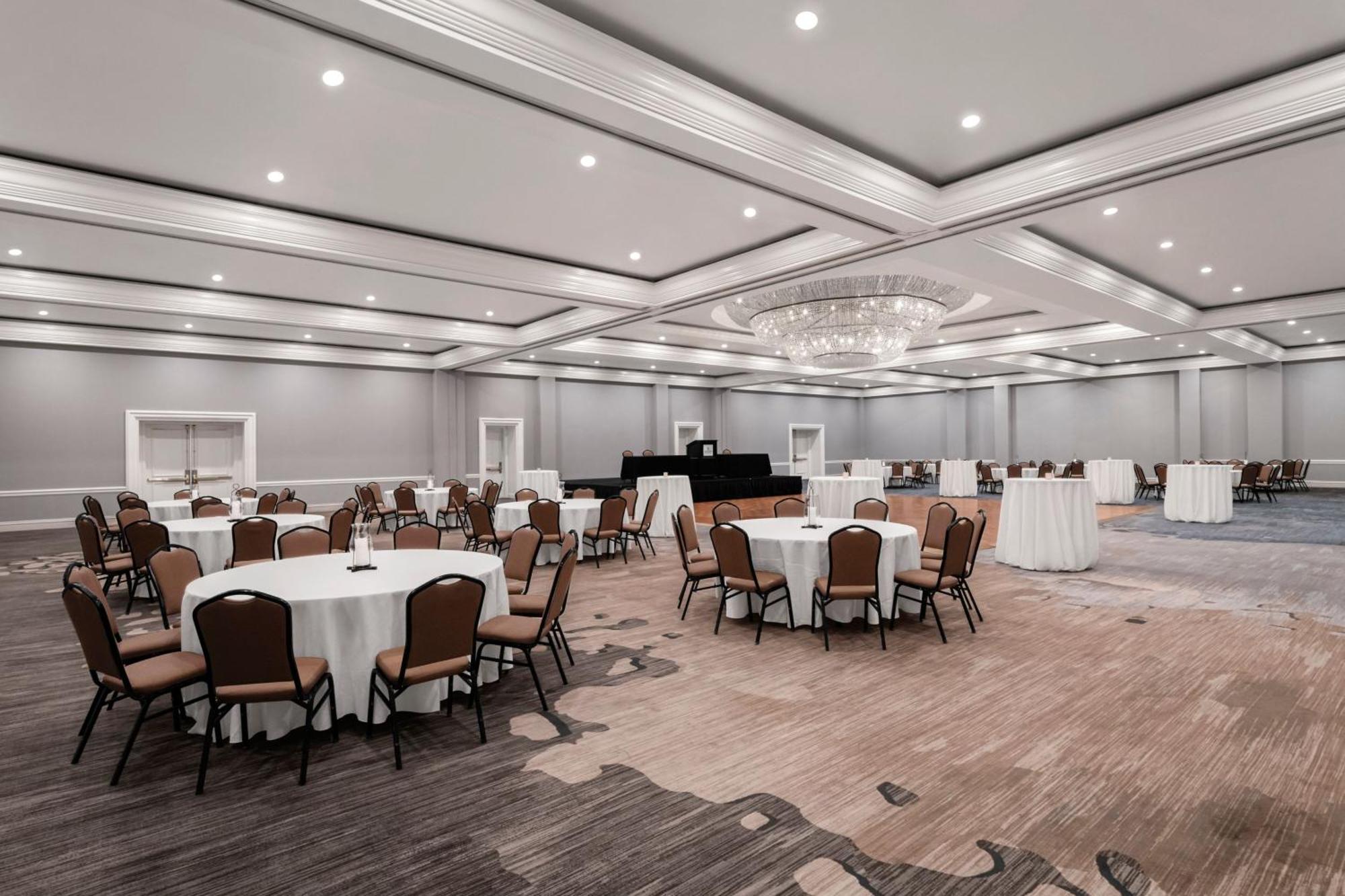 Renaissance Newport Beach Hotel Экстерьер фото