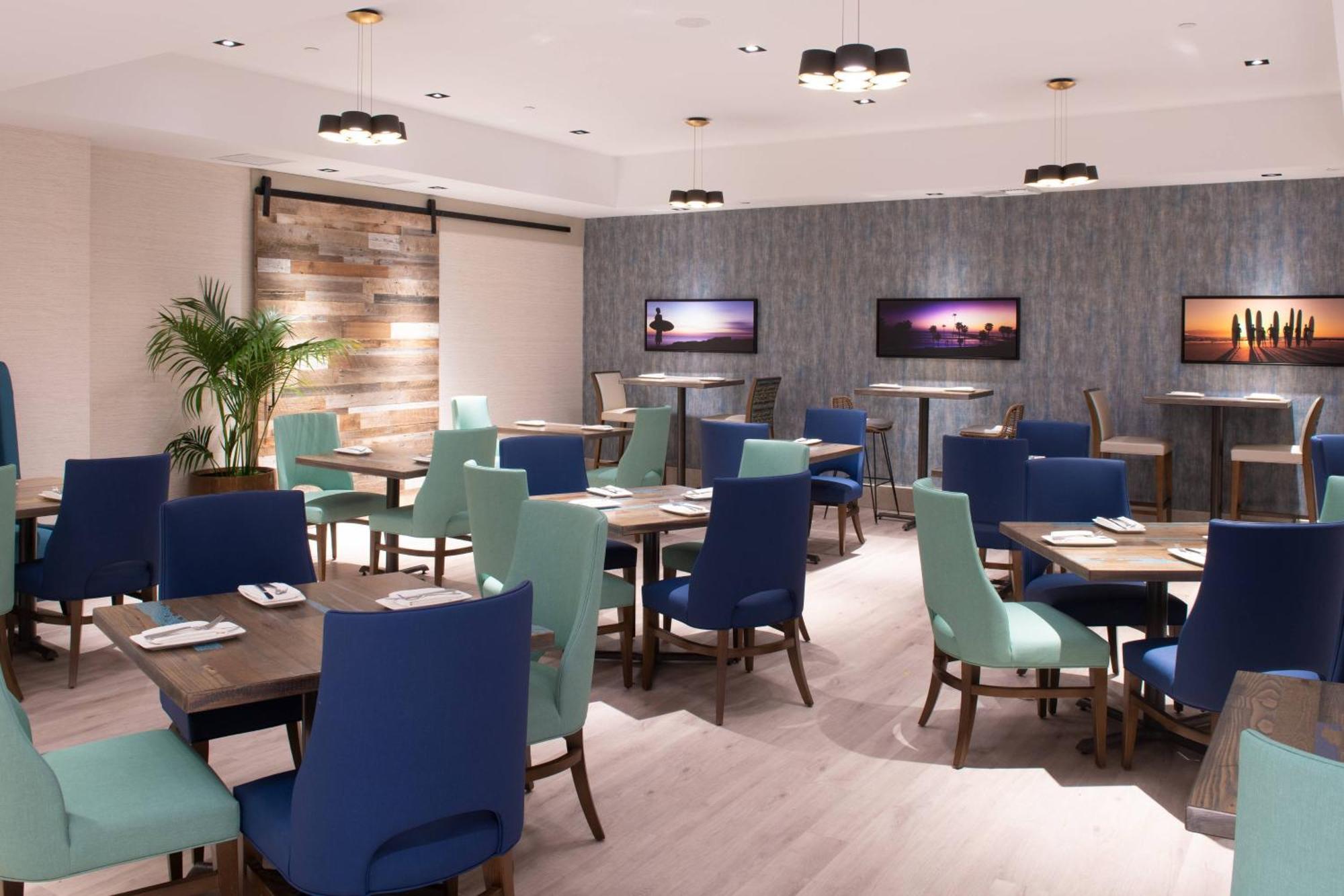 Renaissance Newport Beach Hotel Экстерьер фото