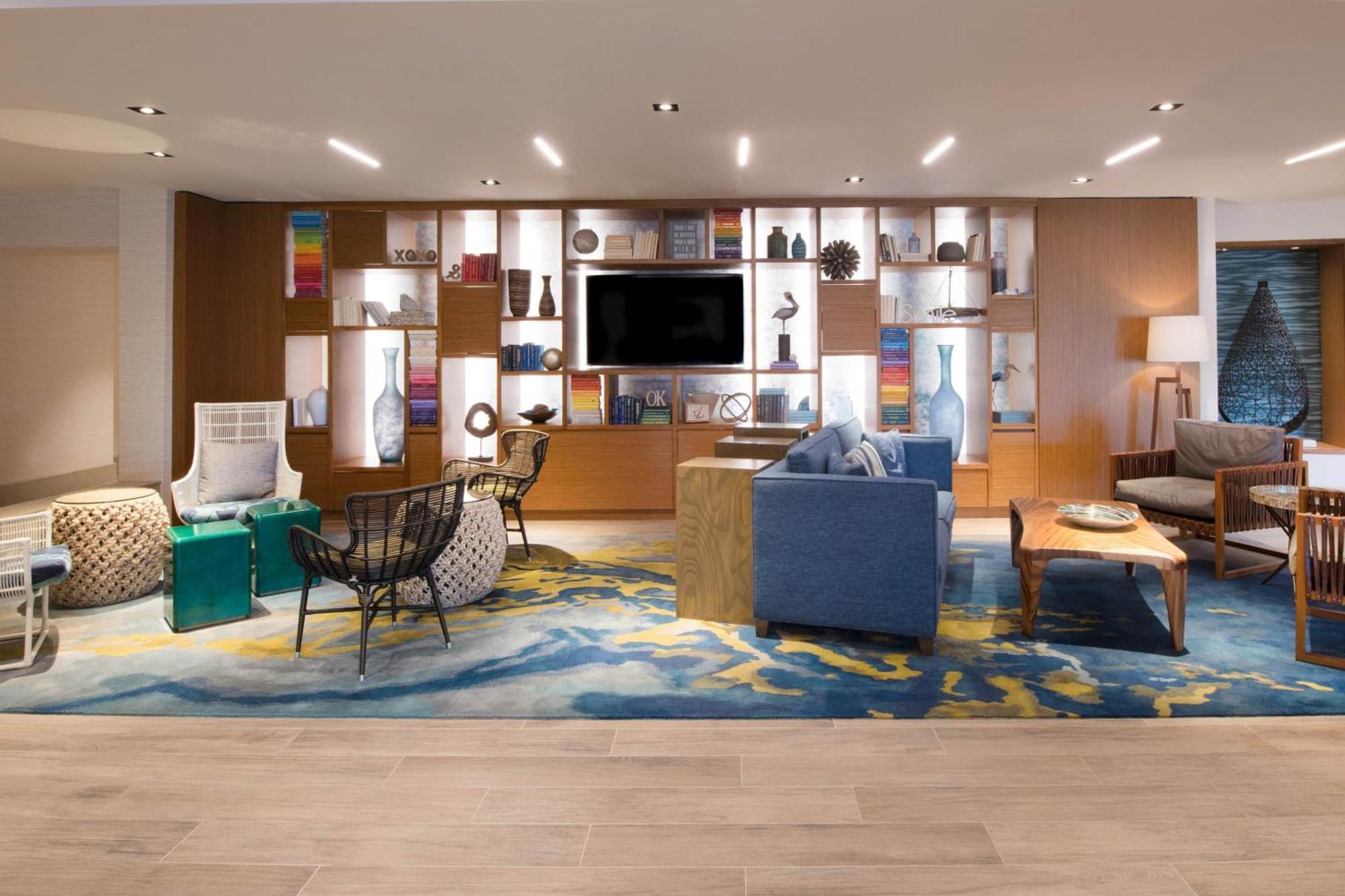 Renaissance Newport Beach Hotel Экстерьер фото