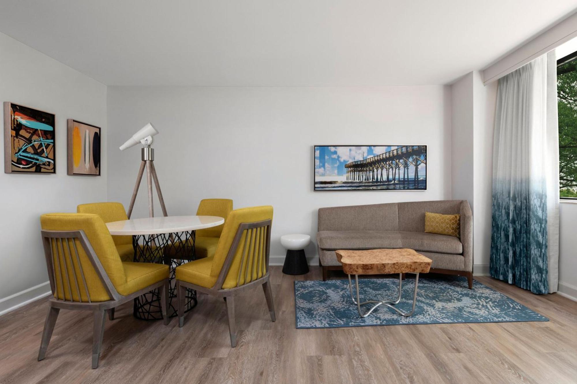 Renaissance Newport Beach Hotel Экстерьер фото
